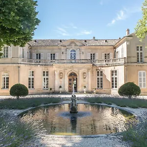 Ch\u00e2teau Martinay Carpentras